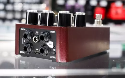 Universal Audio - UAFX Ruby '63 Top Boost Amplifier Pedal 2